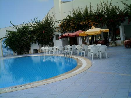 Piscine collective avec restaurant