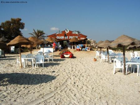 une terrasse sur la plage